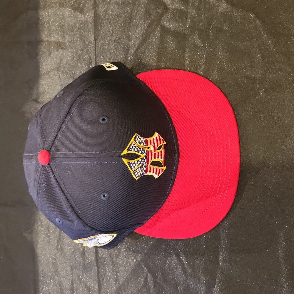 NY Yankees fitted size 7 3/8 (4th of July collection)